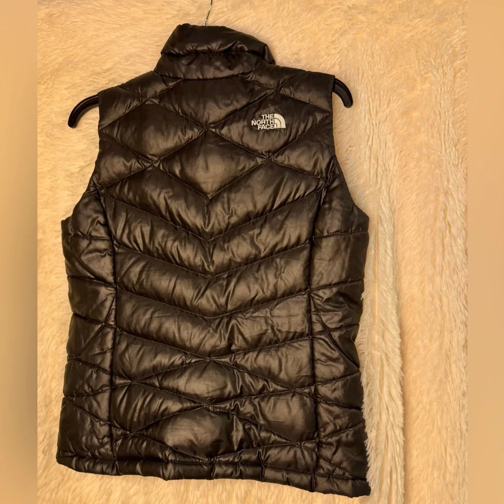 The North Face 550 Down Puffer Vest – Women’s Small
MSRP $160 • BIN $55 ❄️🖤 - Picture 2 of 2